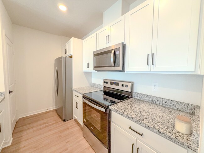 Photo - 9419 Westside Hls Dr Townhome