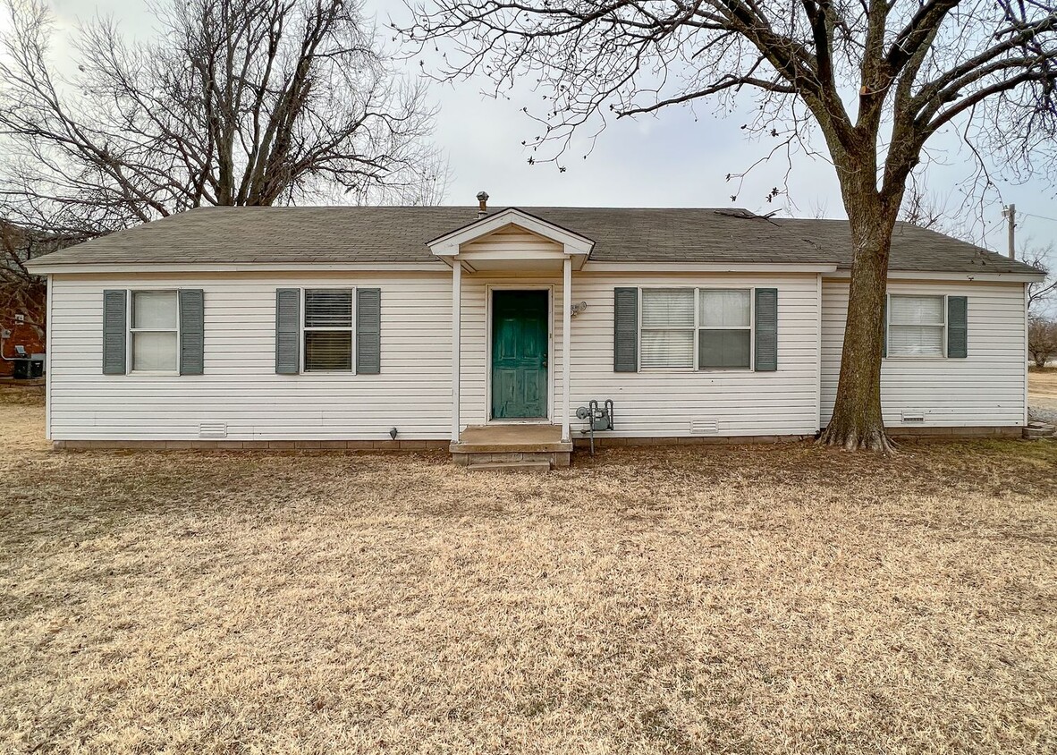 $500 OFF FIRST MONTHS RENT | 2.5 ACRE LOT!... - $500 OFF FIRST MONTHS RENT | 2.5 ACRE LOT!...