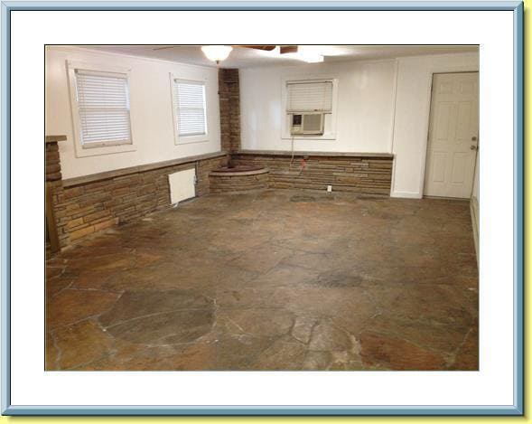 Building Photo - 1480 Meads Rd