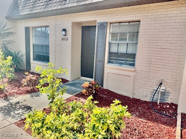 Foto del edificio - 9313 Lennex Ln