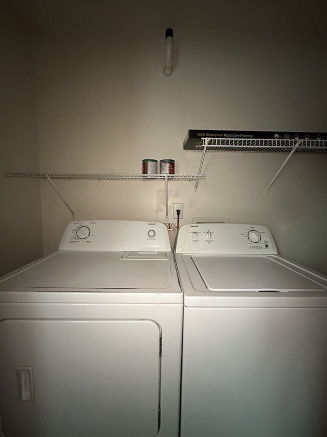 Building Photo - 1167 Pueblo Dr