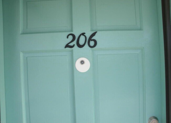 Foto del edificio - 55 Vining Ct