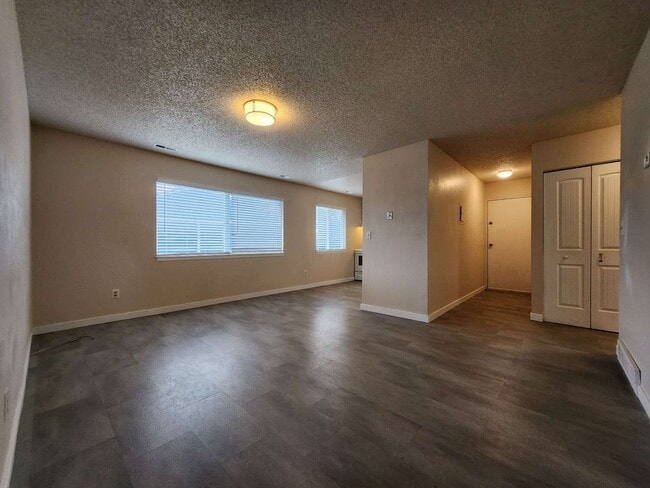 Building Photo - 3475 Cochran Dr