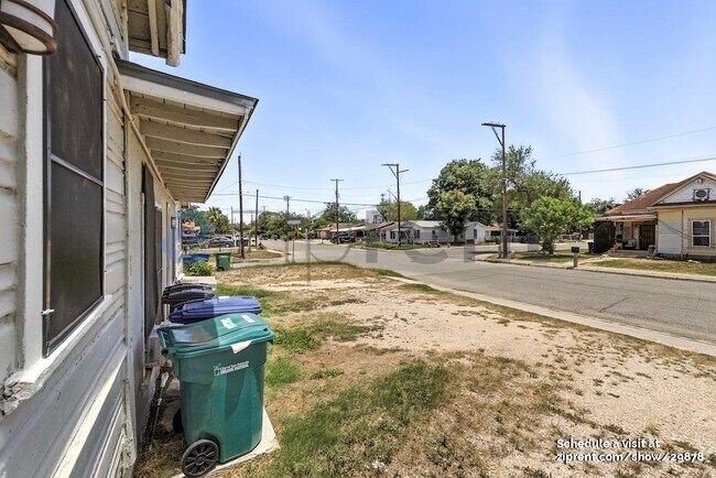 Foto del edificio - 603 Gladstone Ave
