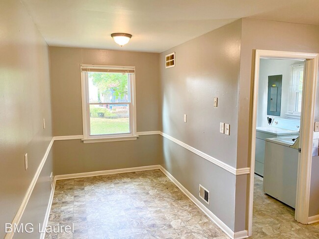 Building Photo - 3 br, 1 bath House - 5303 Quintana Street