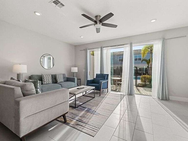 Building Photo - 7916 Draw St