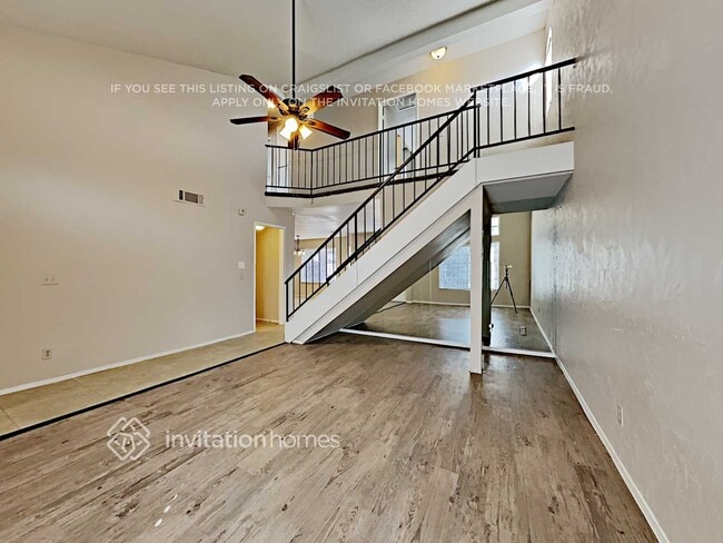 Building Photo - 122 Elegante Way