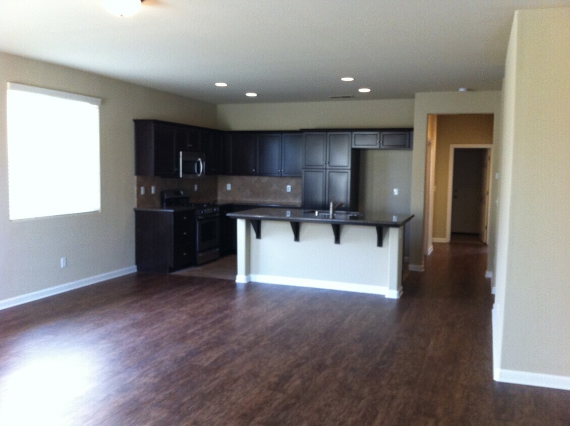 Primary Photo - Great Harlan Ranch Home! Don't miss out!