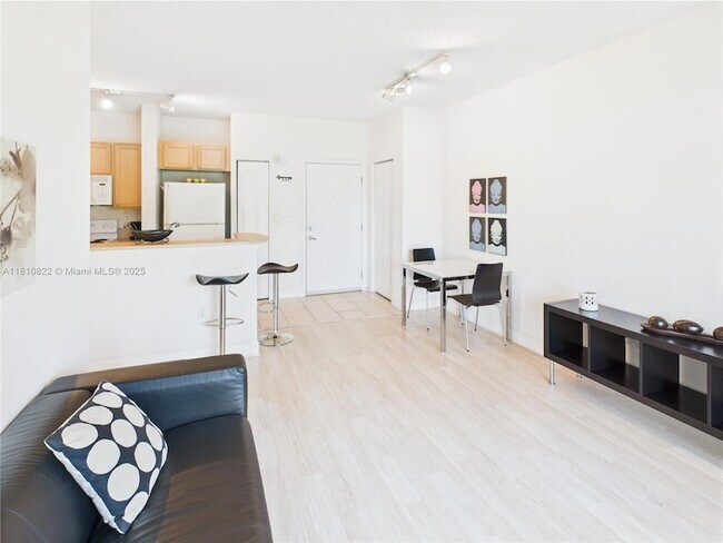 Foto del edificio - 6001 SW 70th St