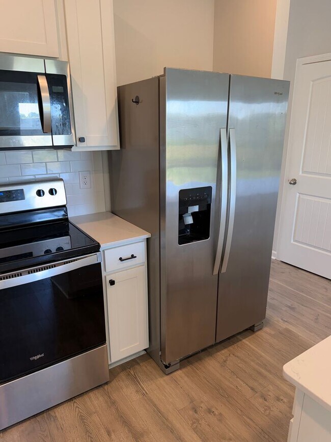 Foto del edificio - 3 BR/2BA | Newly Renovated Single Family Home | Covered Patio | In Columbia!