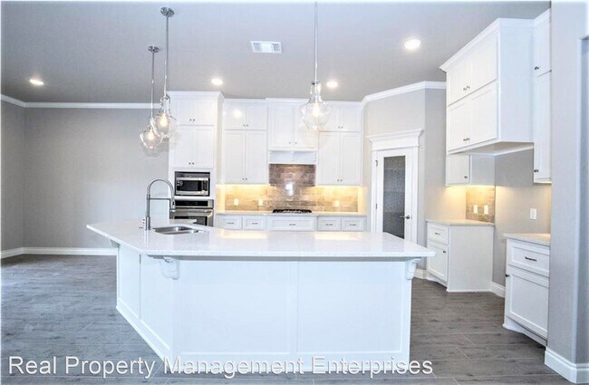 Foto del edificio - 4 br, 2 bath House - 5505 St James Pl