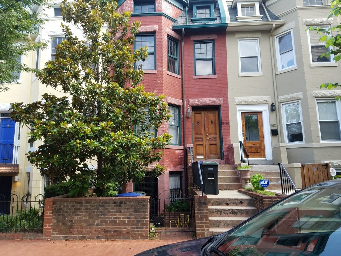 Primary Photo - 508 E St NE