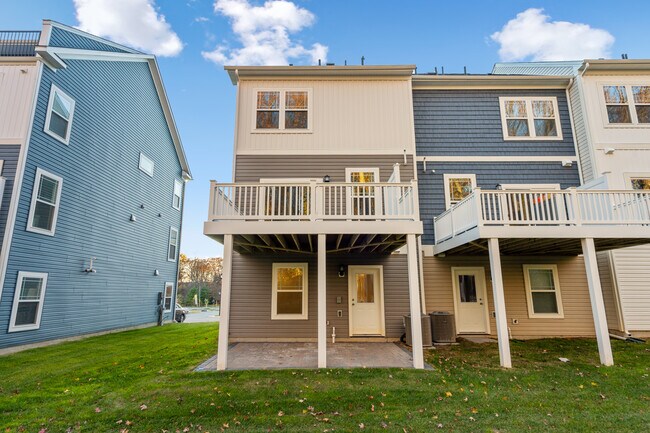Building Photo - 252 Waterstone Rd