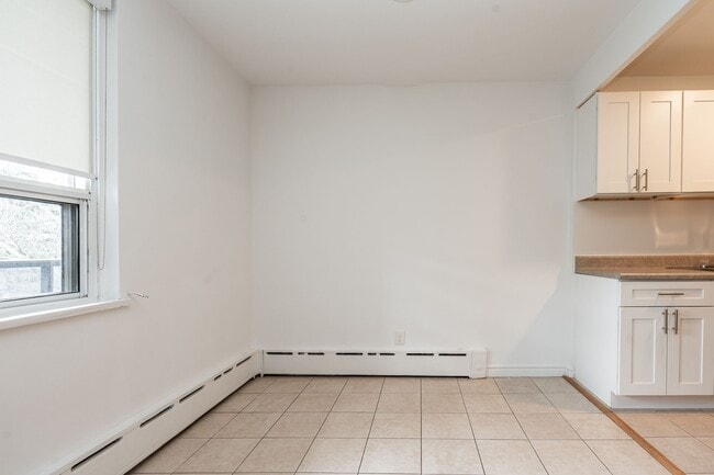 Building Photo - 27 Paxtonia Blvd
