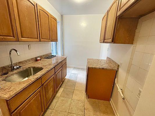 Foto del edificio - 2 bedroom in BRONX NY 10467