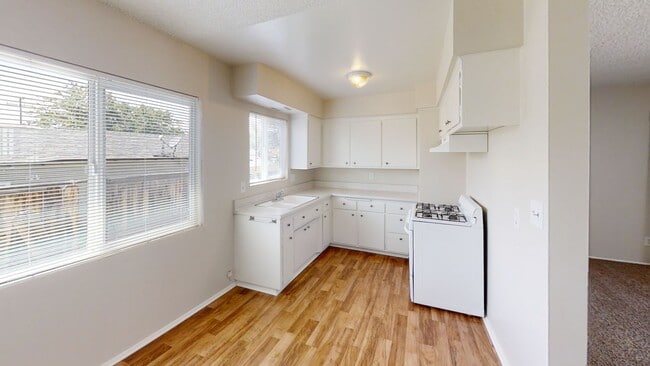 Building Photo - 34939 Cedar Ave