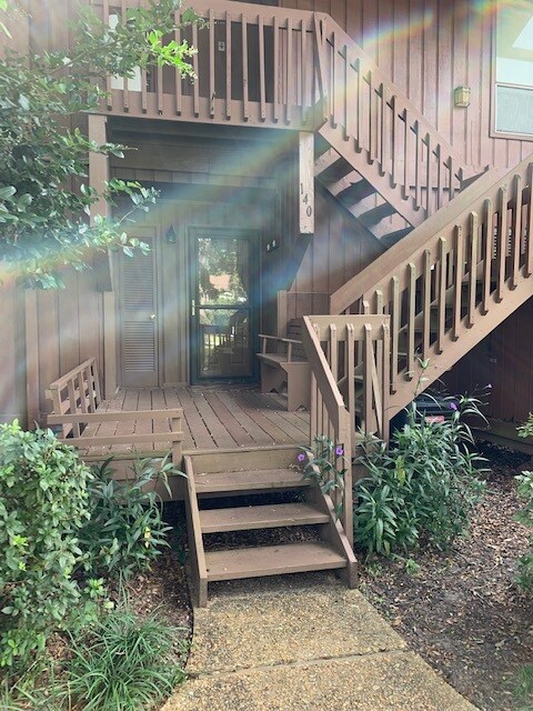 Parte delantera con banco - 140 Lakeside Villa