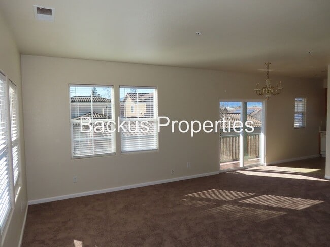 Building Photo - 11 Huerta Ave