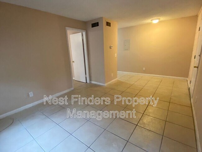 Building Photo - 1318 Sydney Pl