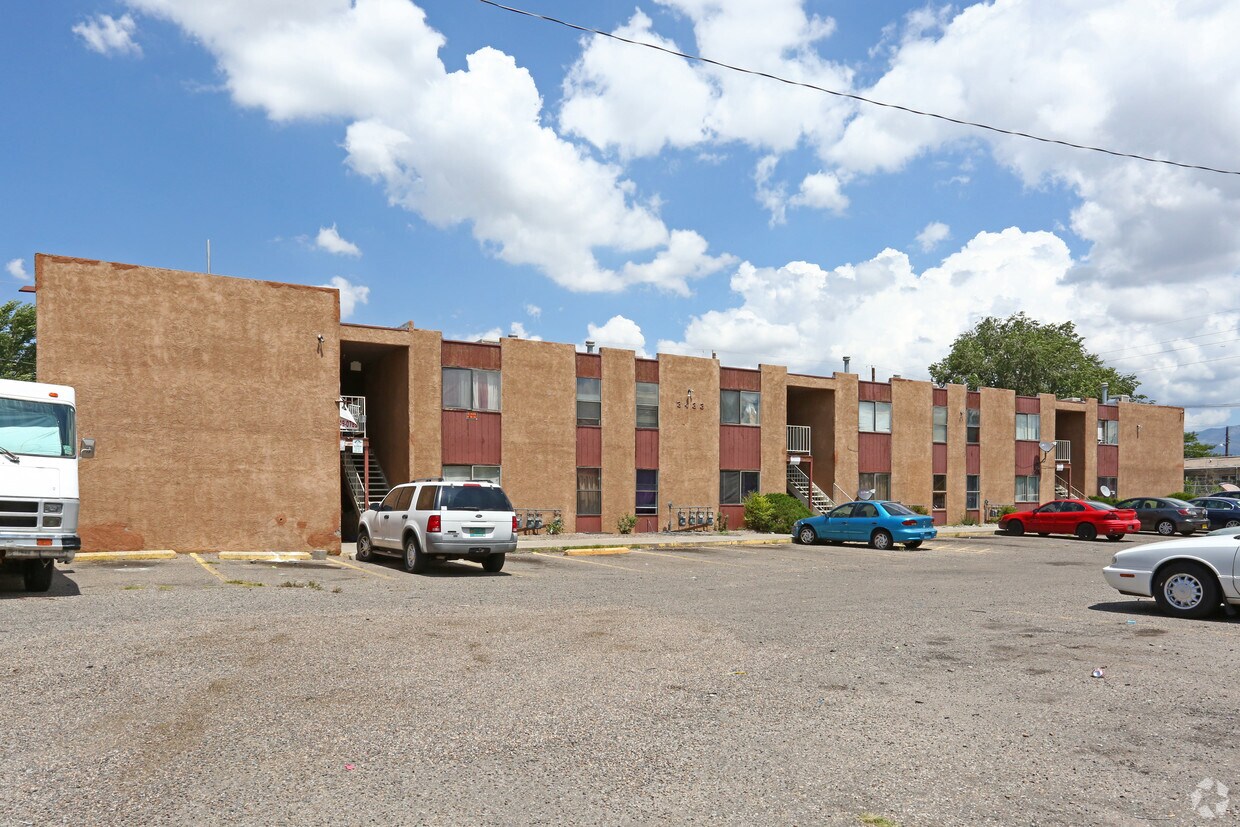 Foto principal - Vail Manor Apartments