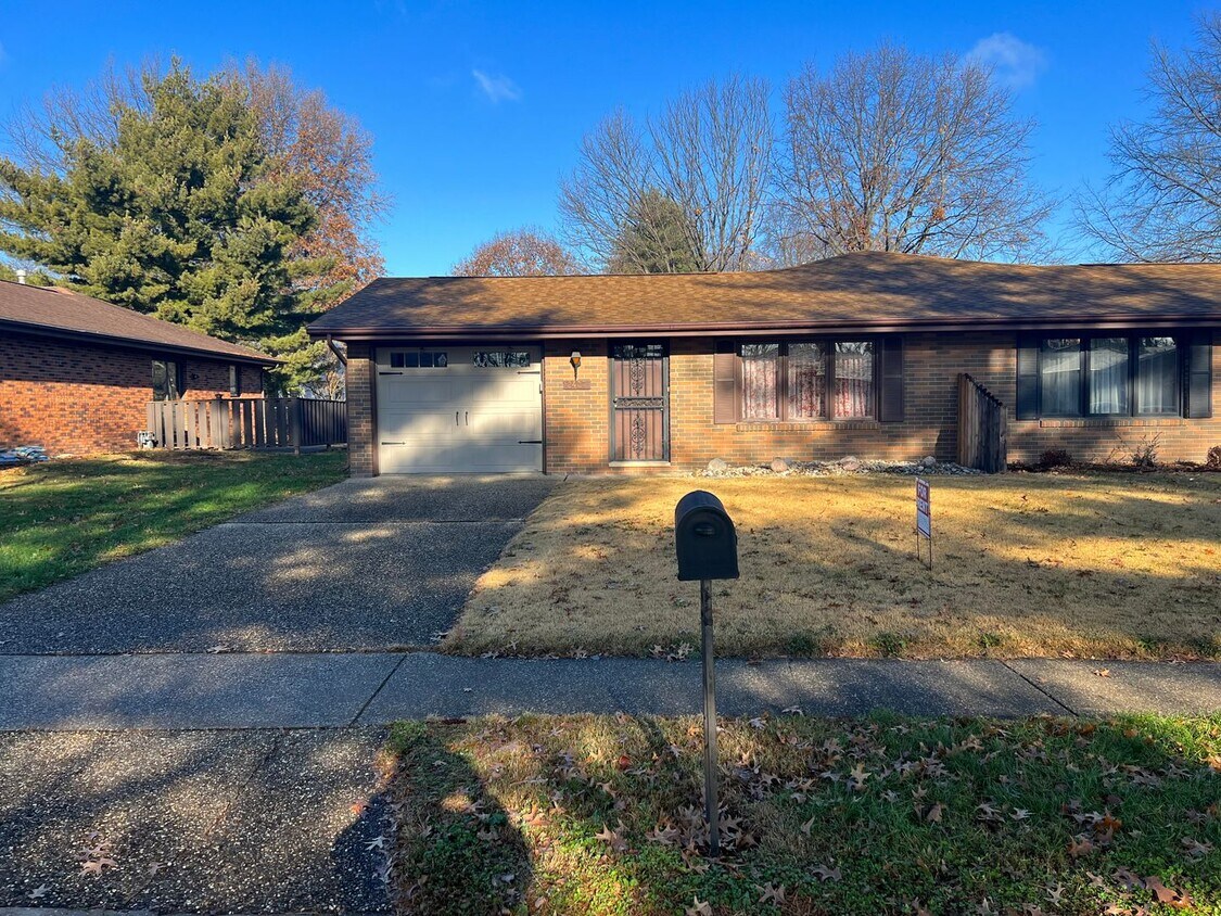 2427 Austin Dr, Springfield, IL 62704 House Rental in Springfield, IL