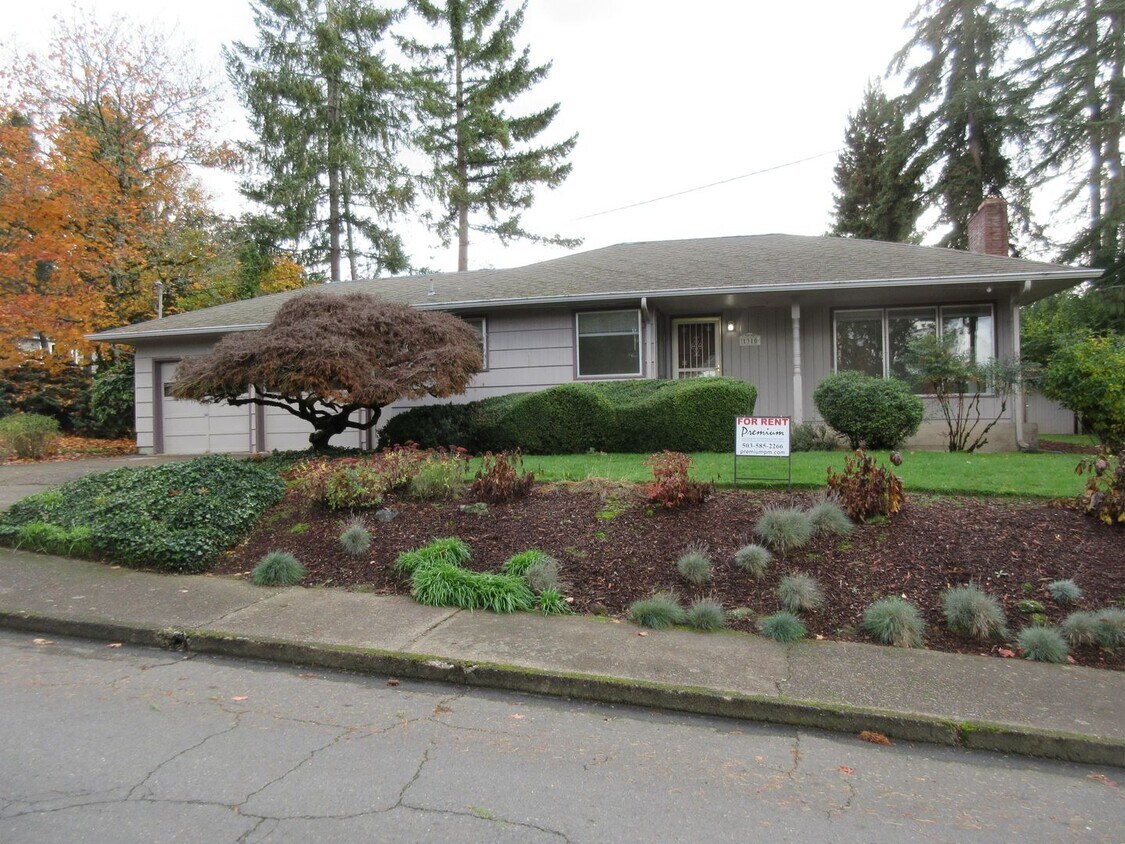Primary Photo - Three Bedroom Home in the Hills of South S...