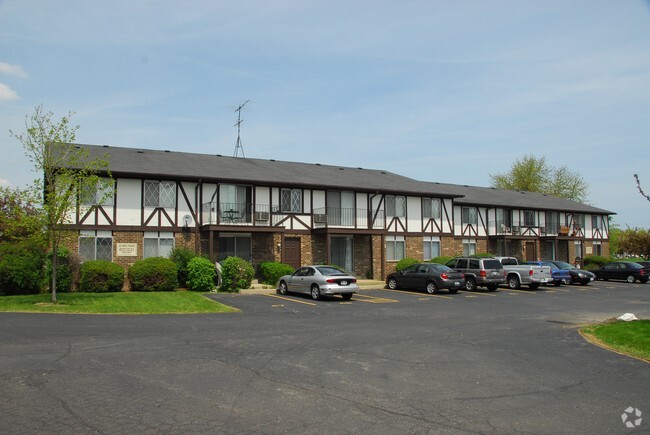 Building Photo - Camelot Apartments