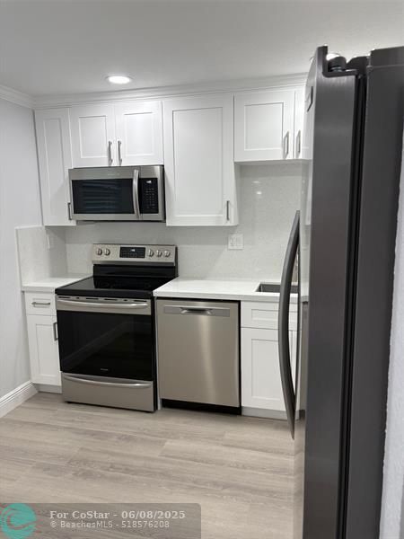 Building Photo - 8411 Lagos De Campo Blvd