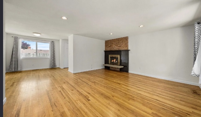 Building Photo - 2530 SW 325th Pl
