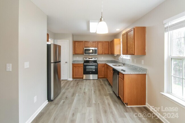 Building Photo - 8906 Woodland Hills Rd