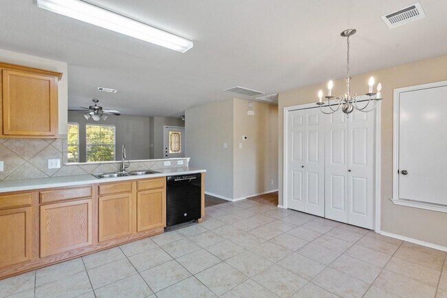 Foto del edificio - 1501 Corn Hill Ln