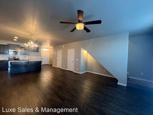 Building Photo - 3 br, 2.5 bath House - 769 SW 14th St