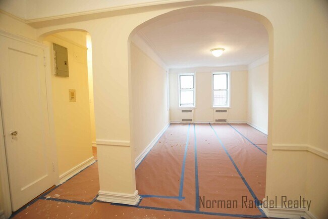 Foto del edificio - 1565 E 14th St