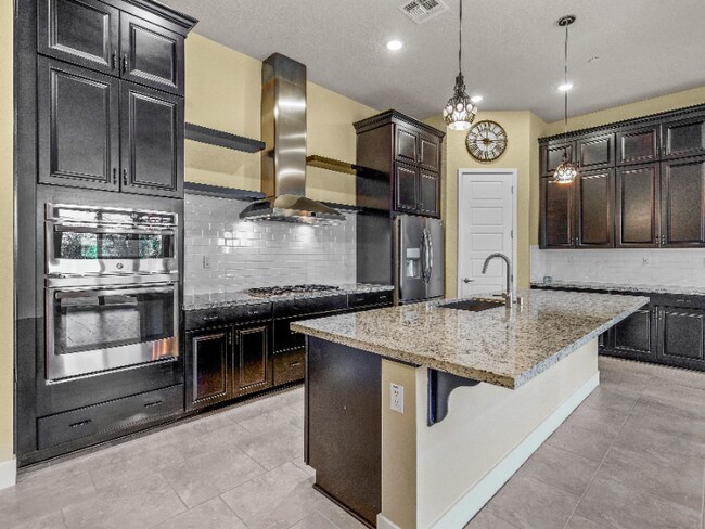 Foto del edificio - 325 Eagle Creek Ct