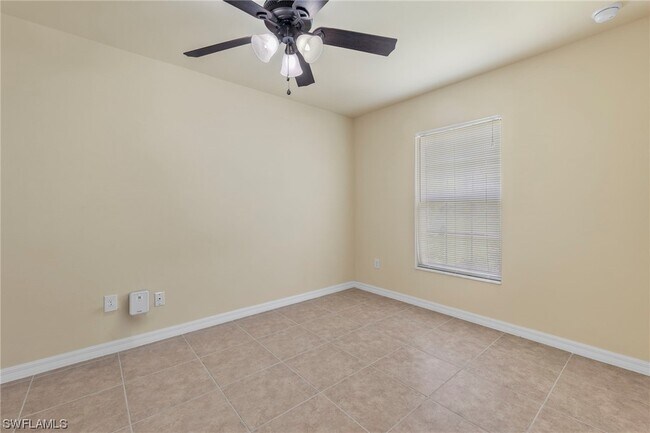 Building Photo - 3022 SW 15th Pl