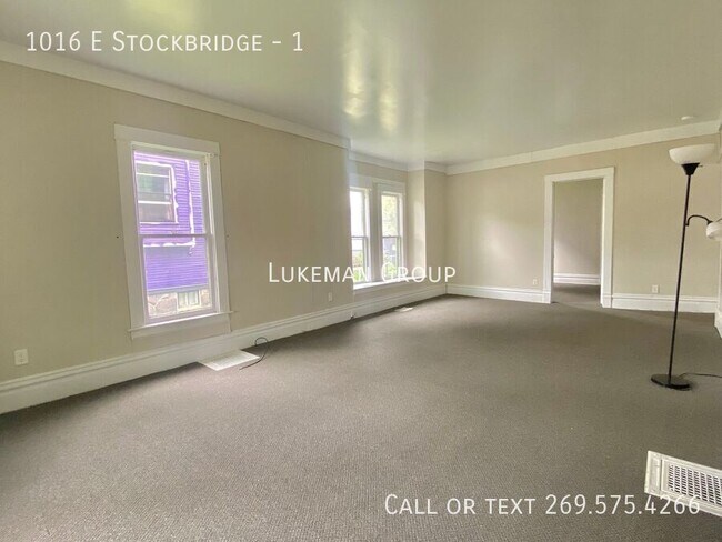 Foto del edificio - 1016 E Stockbridge-1