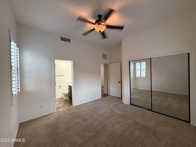 Foto del edificio - 4610 S Birch St
