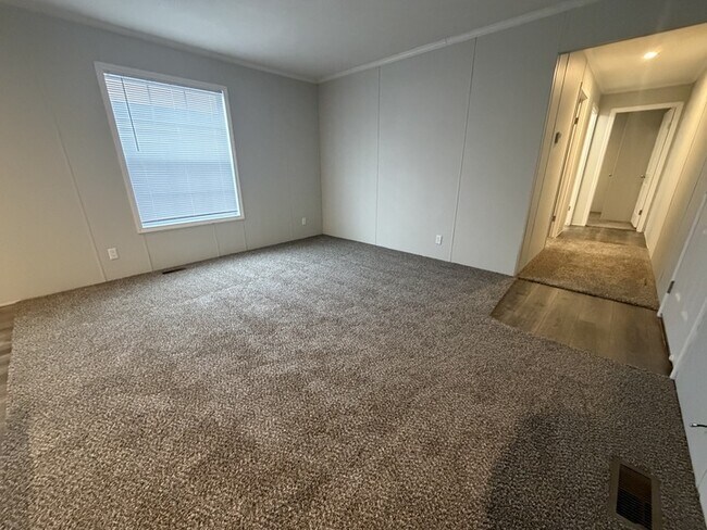 Foto del edificio - 15353 Dominique Dr