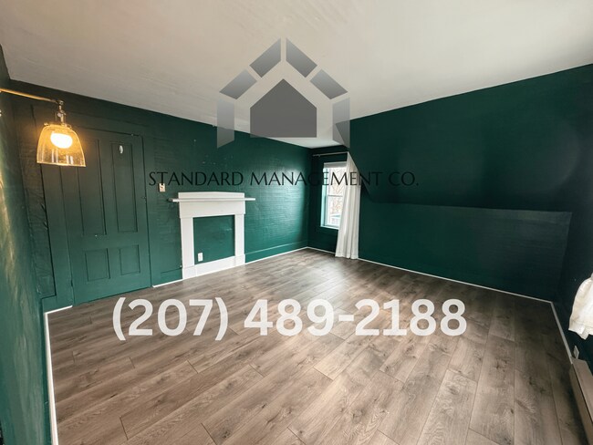 Foto del edificio - Well Maintained 4 Bedroom Single Family Ho...