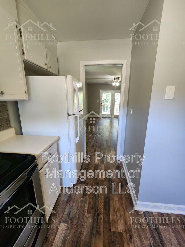 Foto del edificio - 613 N Pointe Creek