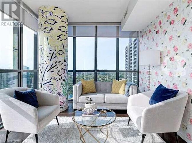 Building Photo - 101 Charles St E