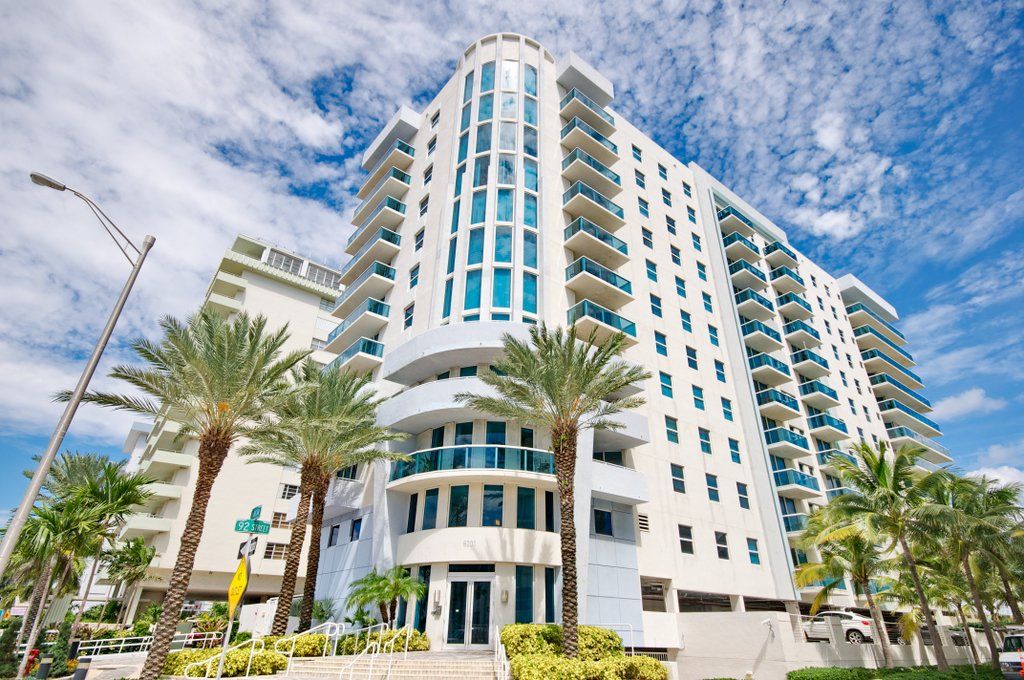 Primary Photo - 9201 Collins Ave