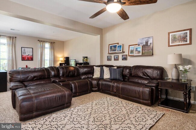Building Photo - 364 Chessington Dr