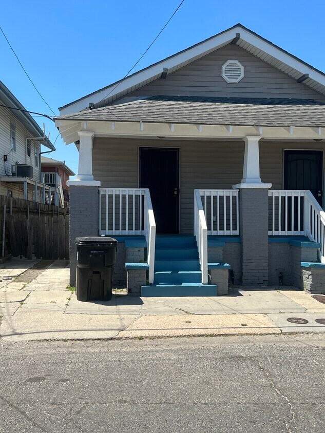 Primary Photo - 2504 Frenchmen St
