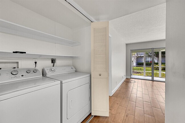 Foto del edificio - 428 NW 70th Ave