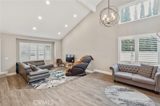 Foto del edificio - 1338 Crestmont Dr