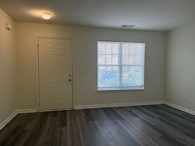Building Photo - Amazing Location Near Downtown and NC Stat...