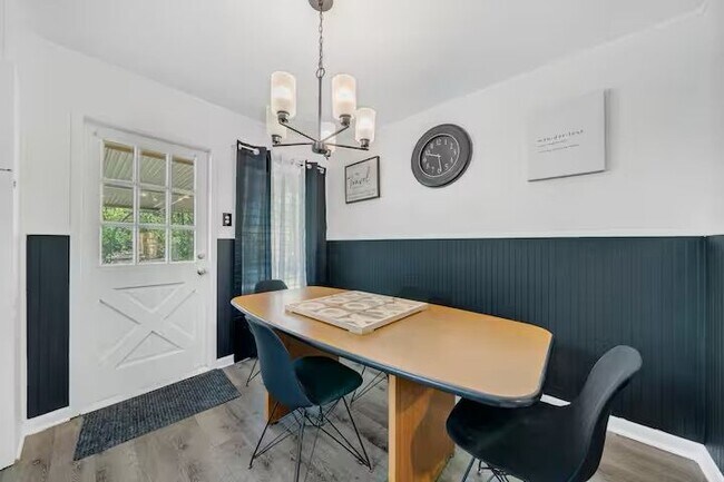 Foto del edificio - 3018 Woodcliffe St