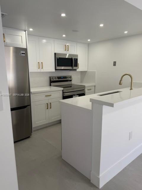 Building Photo - 6870 SW 45th Ln