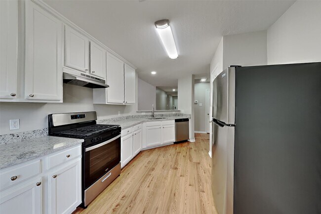 Building Photo - 26912 Castlecliff Ln